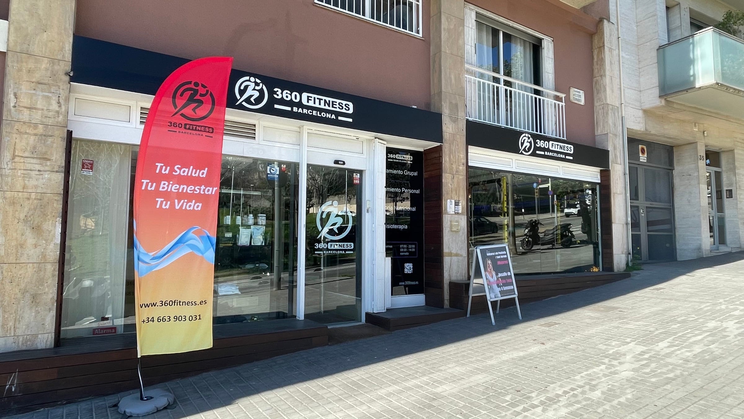 Fachada de 360Fitness Barcelona en Carrer d'Esteve Terradas